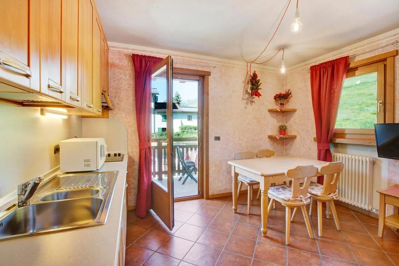 Apartment Ferienwohnung La Baitina App B Livigno Italien